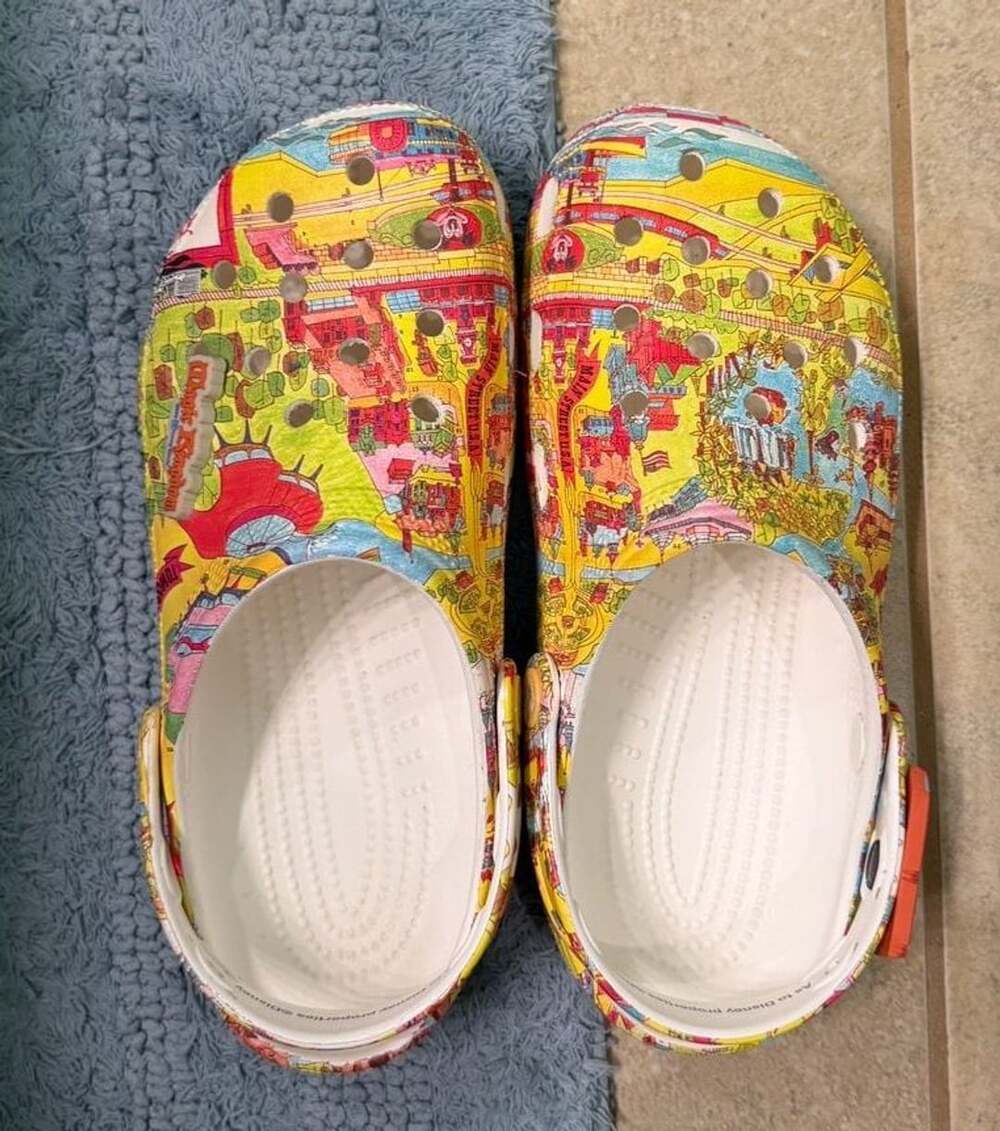Crocs Walt Disney World Map Clogs Size M6 W8
